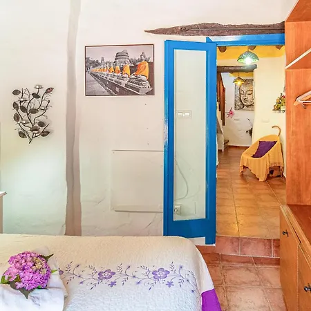 Holiday home Amazing In With Kitchen